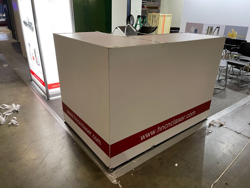 美国金属加工件及机械设备展览会FABTECH展台搭建现场图3